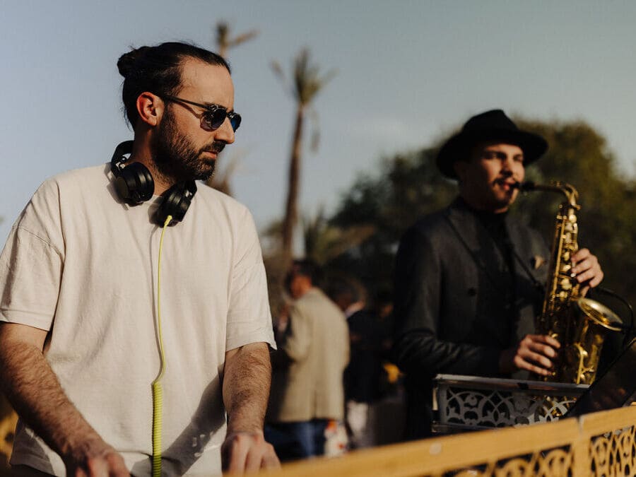 Ambiance cocktail avec DJ set