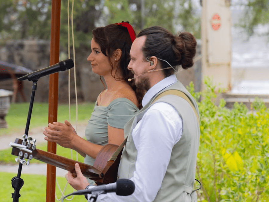 Duo acoustique en représentation